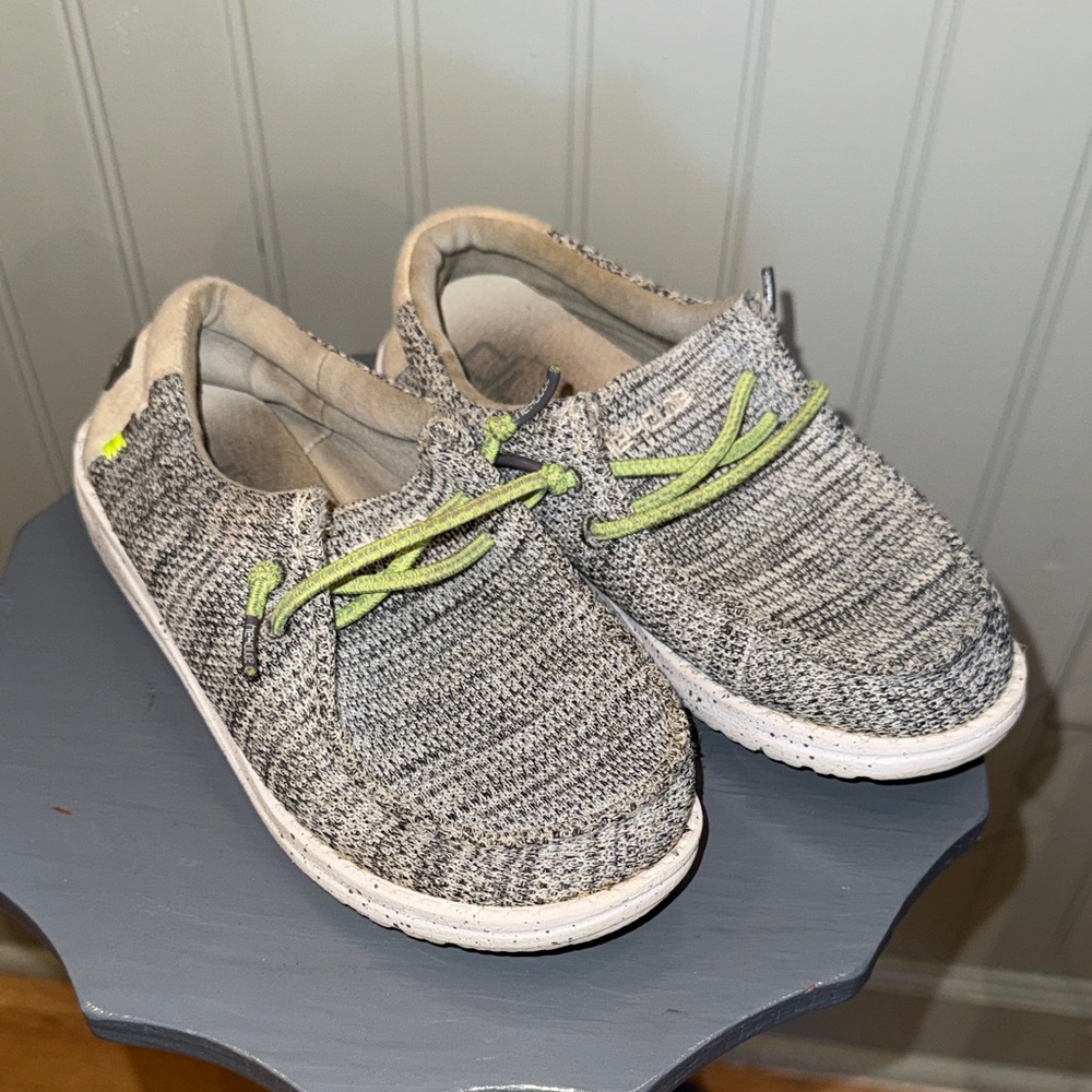 Hey Dude Kids Wally in‎ Gray with Lime Accents size 1Y